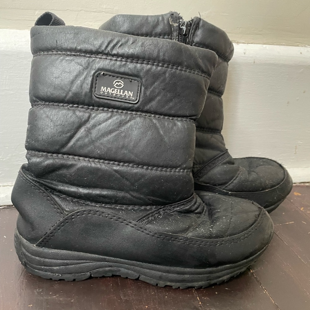 Magellan Outdoors Kids Black Quilted Winter Boots